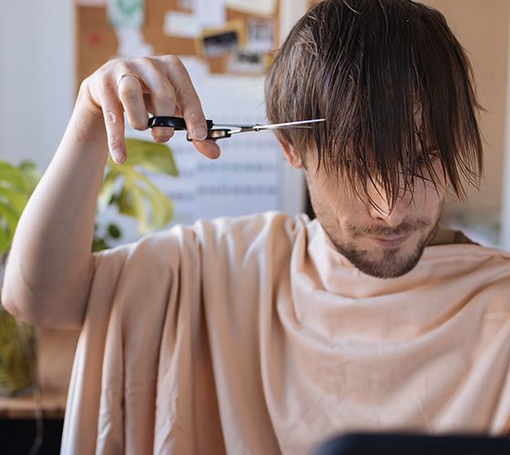 Benefits of Regularly Trimming Your Hair at the Salon