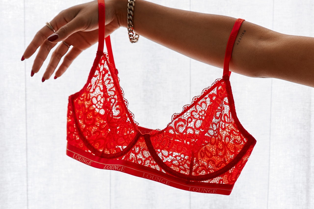 Selecting Alluring and Comfortable Lingerie A